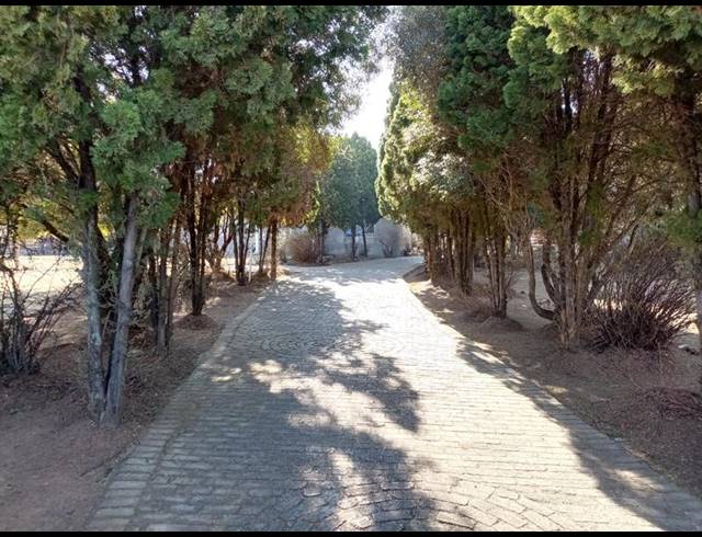 FARM FOR SALE IN WALKER'S FRUIT FARMS